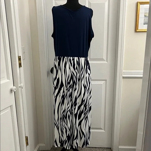 Amazon Women's Navy and White Maxi Dress - Picture 4 of 4